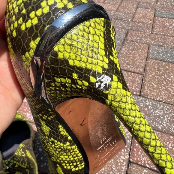 Ted Baker Izbelos neon yellow snakeskin heels - Picture 6 of 12